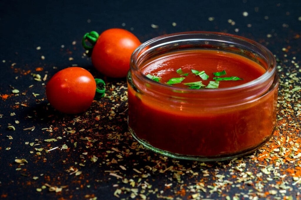 Tomatos sauce in bowl