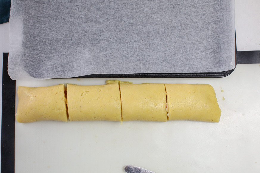 cut dough log